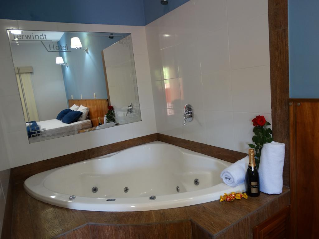 Terwindt Hotel Encarnacion Bagian luar foto